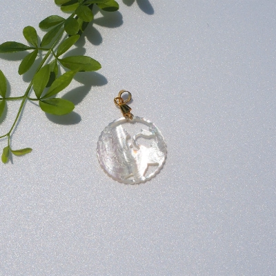 25ミリ!優美な鳳凰のペンダント　白蝶貝