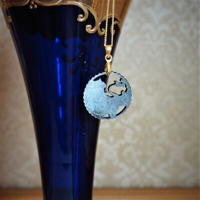 25ミリ!優美な鳳凰のペンダント　黒蝶貝