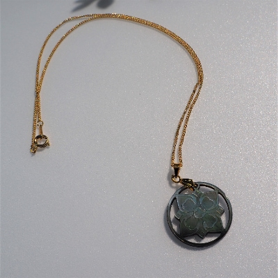 25ミリ!「丸と四角」のペンダント　黒蝶貝