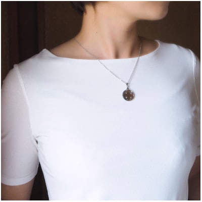 茶蝶貝「大極門の錺金具」ペンダント