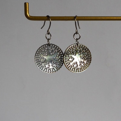 黒蝶貝「ベツレヘムパール風」ピアス