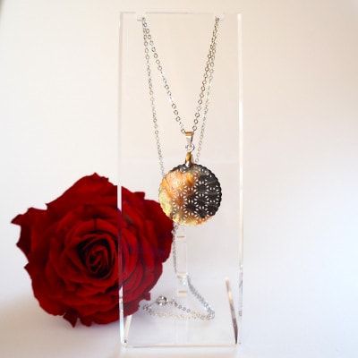 25ミリ!茶蝶貝のレース彫刻「麻」ペンダント