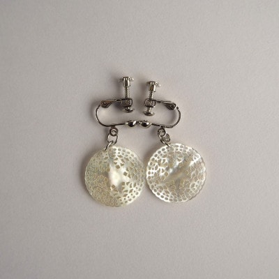 白蝶貝「ベツレヘムパール風」イヤリング