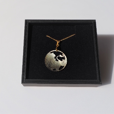 25ミリ!優美な鳳凰のペンダント　黒蝶貝