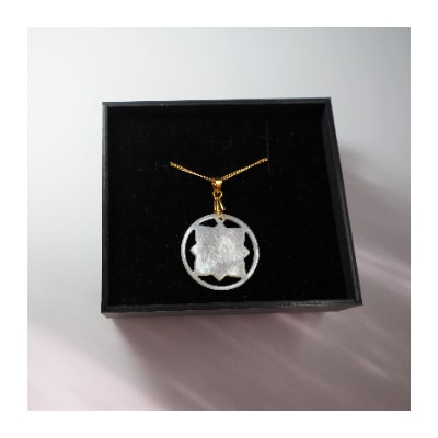 25ミリ!「丸と四角」のペンダント　白蝶貝