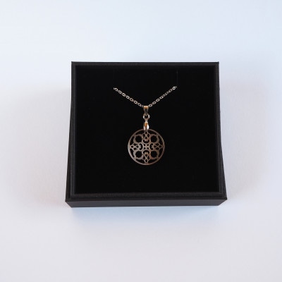 黒蝶貝「大極門の錺金具」ペンダント