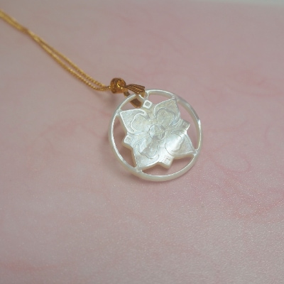 25ミリ!「丸と四角」のペンダント　白蝶貝