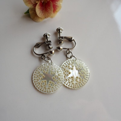 白蝶貝「ベツレヘムパール風」イヤリング
