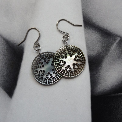 黒蝶貝「ベツレヘムパール風」ピアス