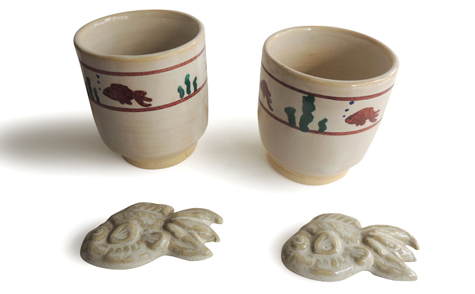 金魚絵湯呑2客と金魚箸置2客