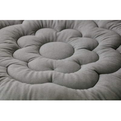 日本製直径110cmプレイマットラウンドマット花キルトダブルガーゼ　グレー