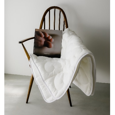 ベビーのプレイマットやお昼寝マット・大人用のブランケット・肌掛・マルチに使えるハートキルティング・白