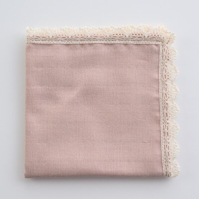 和晒ダブルガーゼを2枚重ねた4重ガーゼ仕様シンプルハンカチとレース付ハンカチ　ピンク(2枚セット)