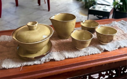 【ANA限定】苔霞釉 中国茶器セット（蓋碗・茶海・茶杯×3個） ※離島への配送不可