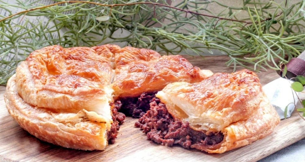 スパイスを独自ブレンドした奥深い味わい ミートパイ(ホール23cm) [2232]