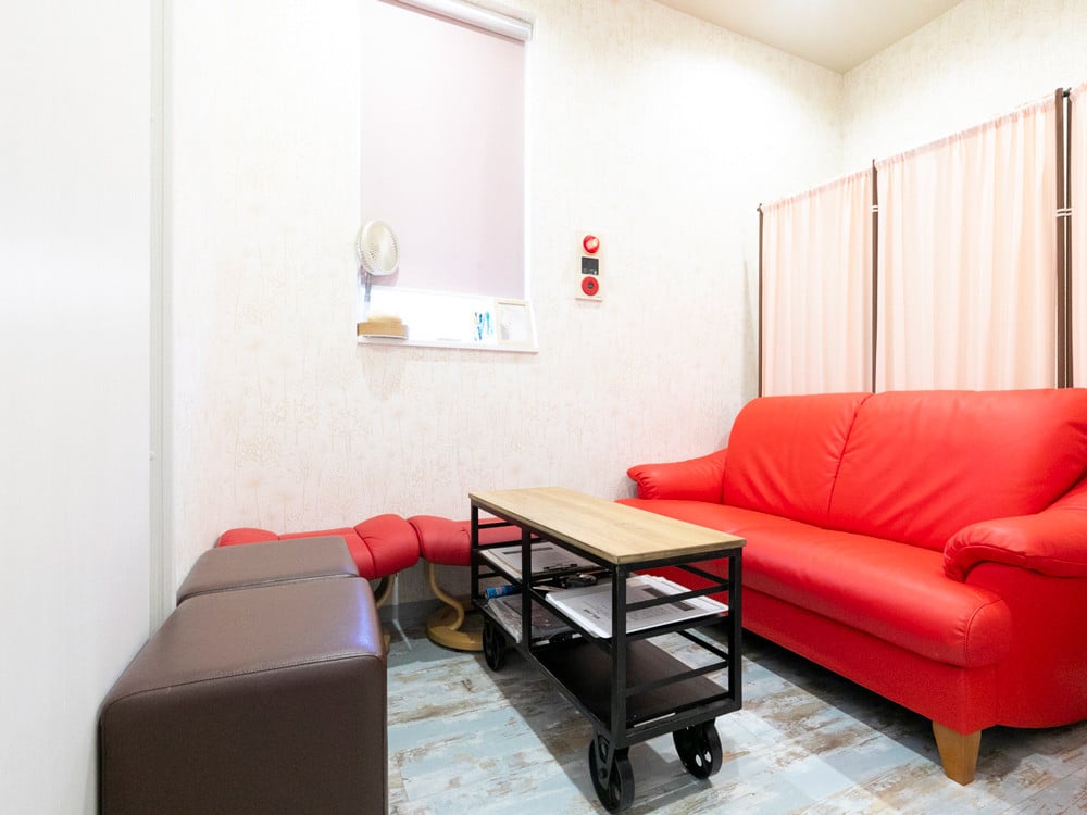 即結果！ホワイトニングフェイシャルコース 6回コース ※女性専用 [受付22時まで]【奈良県香芝市サロンドクイーン】 [2370]