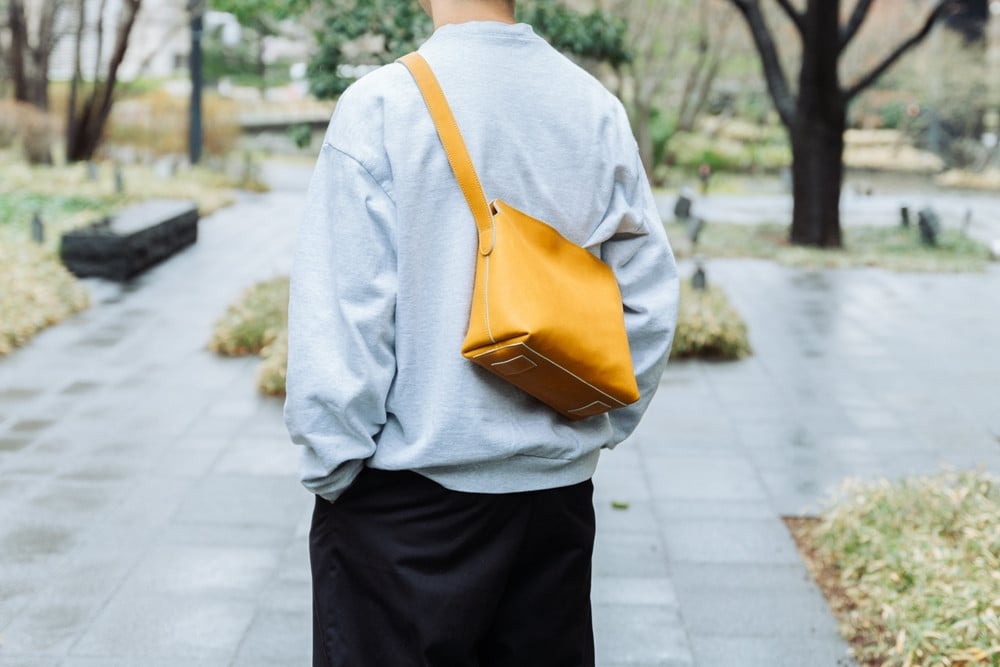 グラブ革 ボディバッグ タン｜グラブ グローブ 野球 レザー バッグ [2653]