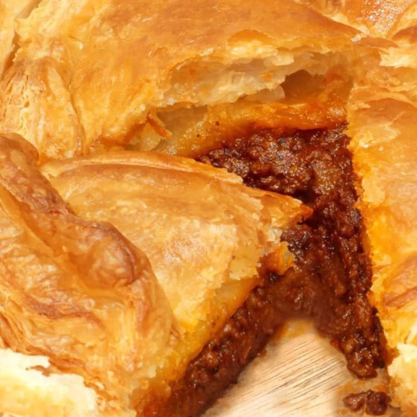 スパイスを独自ブレンドした奥深い味わい ミートパイ(ホール23cm) [2232]