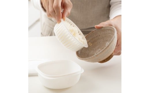 蒸気であたためる冷凍ごはん容器　6個組【5色から好きなカラーを選べる】グリーン  / 奈良県 葛城市 容器 プラスチック ライクイット 冷凍ご飯 ザル型【like092-3】