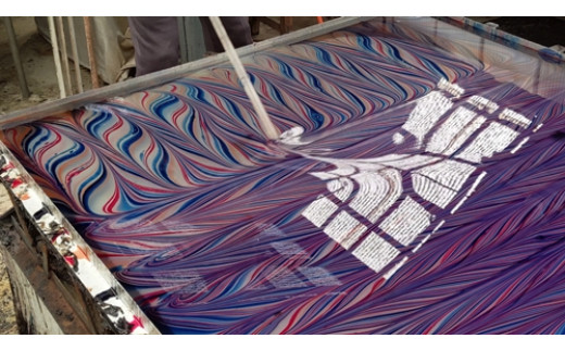 墨流し染 シルク ネクタイ (01緑泡柄) ／ 染美堂 一点物 絹 現代風 アート サテン織 贈り物 上品 奈良県 葛城市【snbd011】