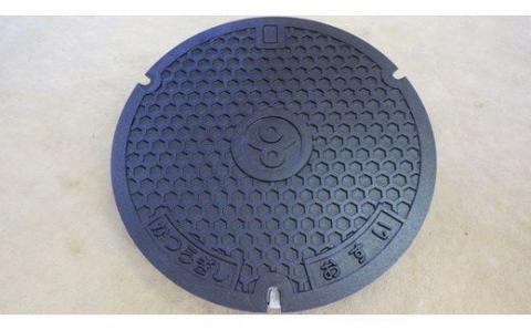 奈良県葛城市　和柄亀甲デザイン　未使用マンホール鉄蓋【kgsi001】