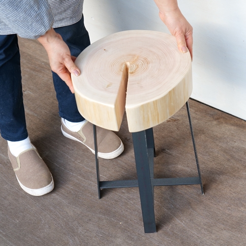 ＜売切＞【MORITO】丸太（切り株）とアイアンスツール（桧