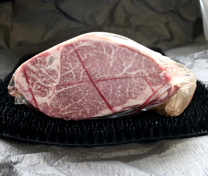 チルド 宇陀里牛 ヘレ肉 丸ごと １本 約３kg ／ ふるさと納