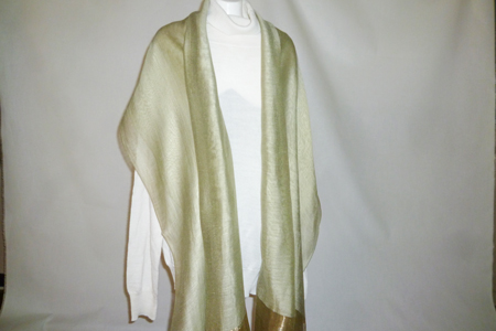 （A）草木染のストール（大・ヨモギ・シルク）