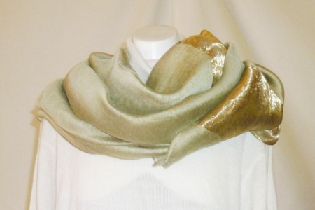 （A）草木染のストール（大・ヨモギ・シルク）