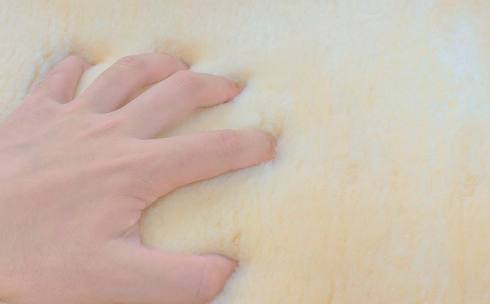 奈良 (株)マスダ製 ムートン フリース 2匹物 毛長28ｍｍ／ 羊