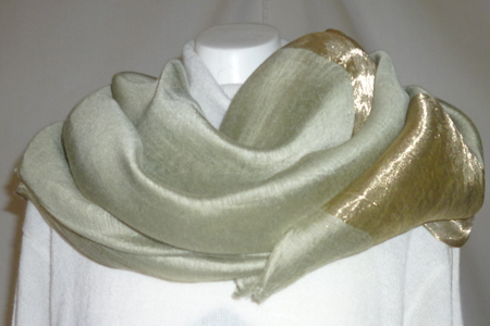 （A）草木染のストール（大・ヨモギ・シルク）