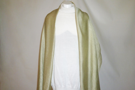 （A）草木染のストール（大・ヨモギ・シルク）