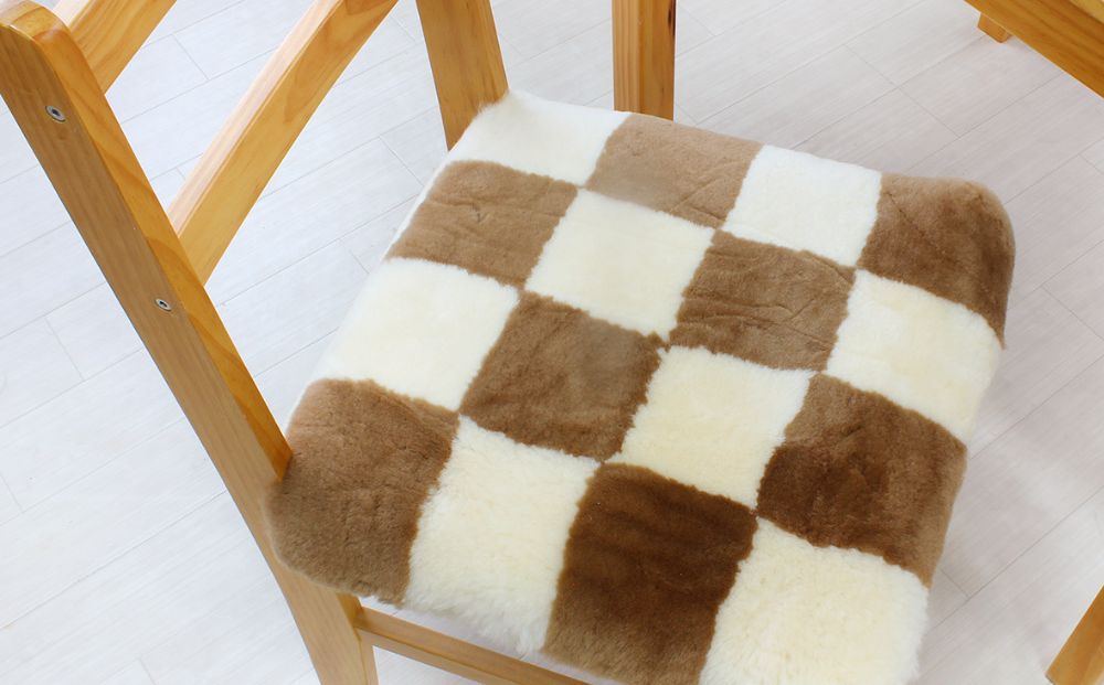 奈良 (株)マスダ製 ムートン座布団 チェック柄 ブラウン 40cm
