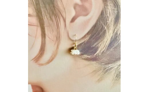 淡水パール (真珠) フックピアス (Silver925 18KGP仕上げ) ／ Maco アクセサリー シルバー ヘアライン加工 プレゼント 奈良県 田原本