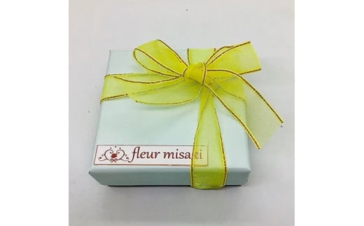 クリスタルフラワーチャーム時計 「ハッピーイエロー」 ／ fleur misaki お祝い インテリア 雑貨 レジン プレゼント ギフト 奈良県 田原本町