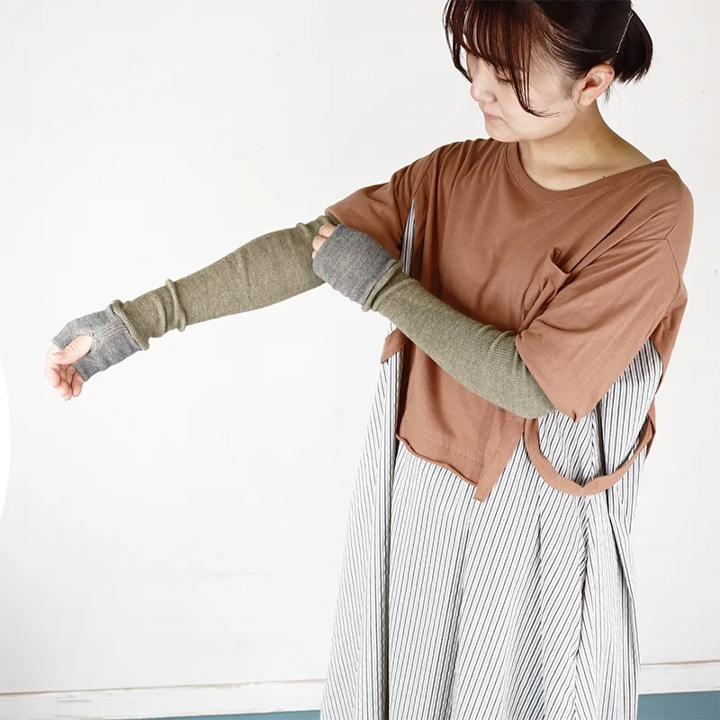 アームウォーマー ニュアンスカラー切り返しパターン レッド＆エンジ ／ まちづくり観光振興機構 アームカバー レディース メンズ 冷え防止 国産 奈良県 田原本町