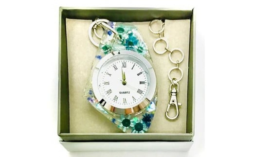 クリスタルフラワーチャーム時計 「シンデレラブルー」 ／ fleur misaki お祝い インテリア 雑貨 レジン プレゼント ギフト 奈良県 田原本町