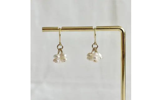 淡水パール (真珠) フックピアス (Silver925 18KGP仕上げ) ／ Maco アクセサリー シルバー ヘアライン加工 プレゼント 奈良県 田原本