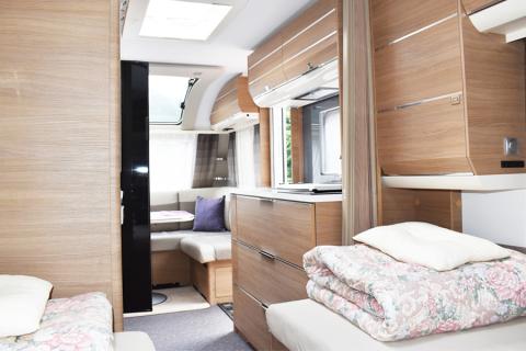 【民宿2・7】大自然の中のトレーラーハウス1泊　夕食BBQ&朝食付き　(大人2名+子供2名様迄)///旅行,民宿,宿泊,BBQ,バーベキュー,川,川遊び,貸切,貸し切り,温泉