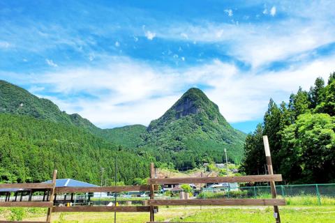 【民宿2・7】大自然の中のトレーラーハウス1泊　夕食BBQ&朝食付き　(大人2名+子供2名様迄)///旅行,民宿,宿泊,BBQ,バーベキュー,川,川遊び,貸切,貸し切り,温泉