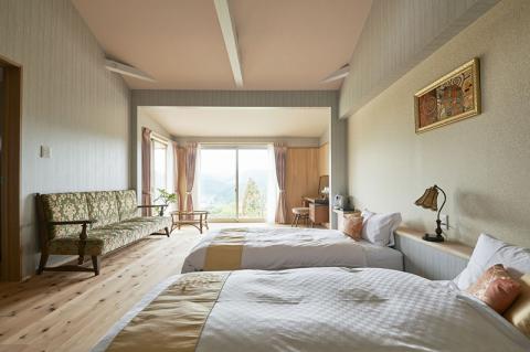 森のオーベルジュ 星咲～きらら～　１泊２食ペア宿泊券（J.S.A.ソムリエエクセレンスによるワインペアリング）