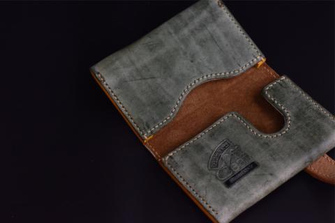 イタリアレザーの29万通りから選ぶオリジナル名刺ケース