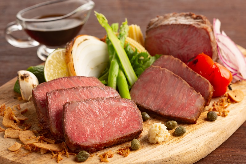  【12月25日出荷】年内発送「松阪牛」ローストビーフ130g×2和牛 黒毛和牛 お肉 柔らかい ジューシー ローストビーフ国産 人気 ワイン 厳選 ヘルシー 冷凍 ギフト 贈答 簡単調理 奈良県 広陵町