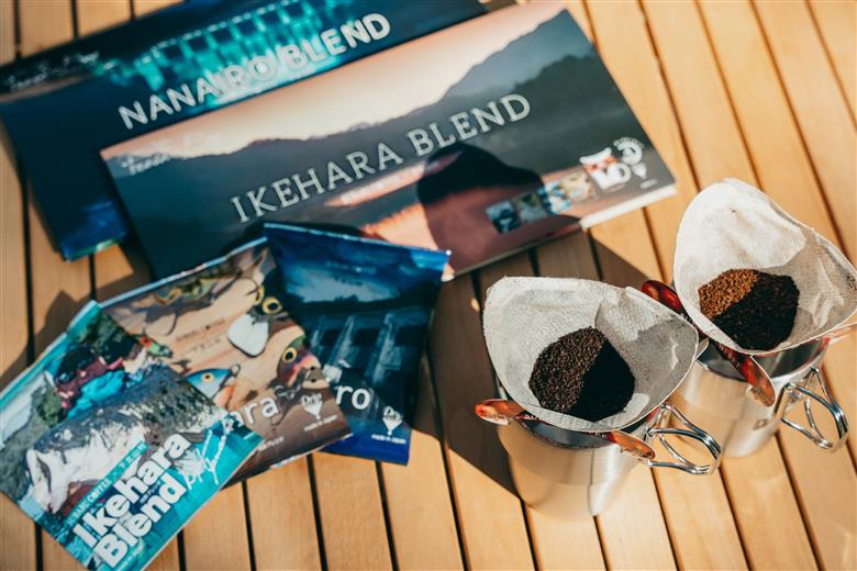 湖畔の宿なないろ ペア1泊2日 宿泊券 素泊まり(食事なし)と池原ダム・七色ダムコーヒーセット