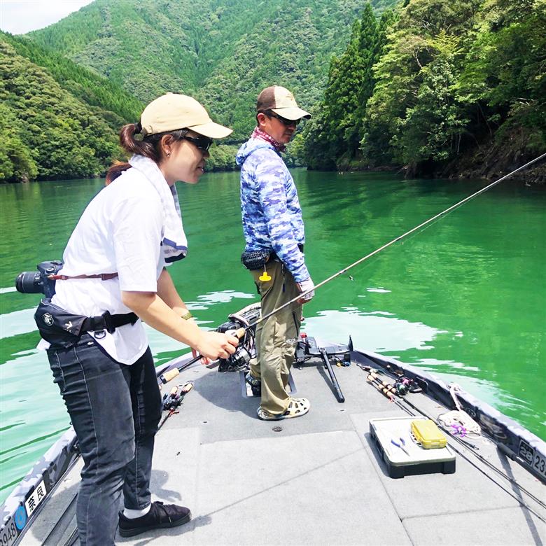 池原ダム＆七色ダム 山岡計文プロ バスフィッシング ガイドサービス 2名様 手ぶらでOK! バス釣り