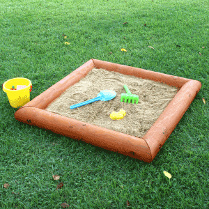 木製 砂場枠【小】100cm×100cm 防腐処理済 国産材 環境配慮 外遊び 屋外 アスレチック 遊具 公園 【色：無塗装、カーキ、ブラウンから選択】