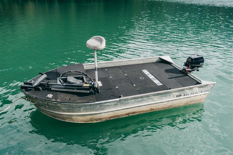 七色ダム  レンタルボート【プラスゲインV11  免許不要】 ティーズオン バス釣り 1日乗船券