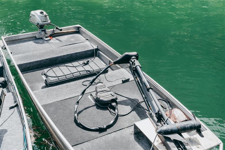 七色ダム  レンタルボート　【ステーサー330SD  免許不要 】バッシングロード バス釣り 1日乗船券