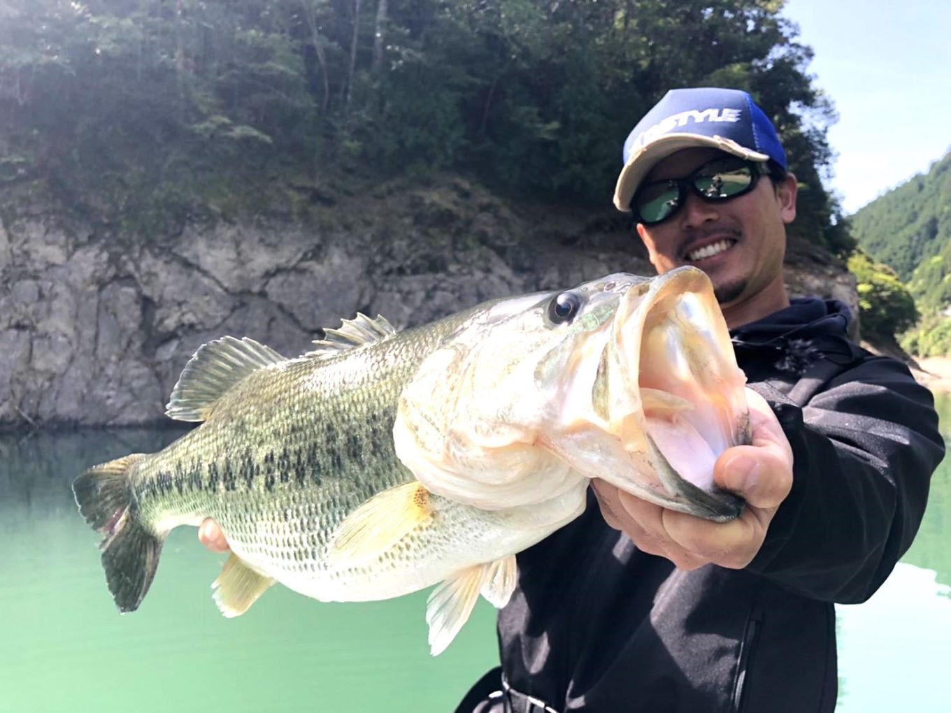 バス釣りガイドサービスin池原ダム!チームホワイトリバー井上正夫、井上慎二郎、雪谷晃太