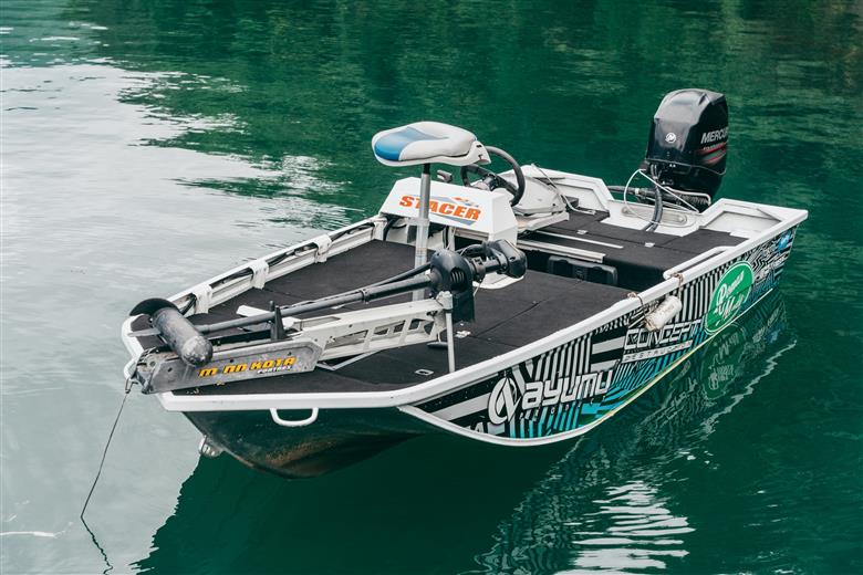 池原ダム  レンタルボート【ステーサー425 50馬力】トボト スロープ バス釣り 1日乗船券